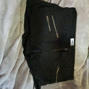 Old Navy black shorts